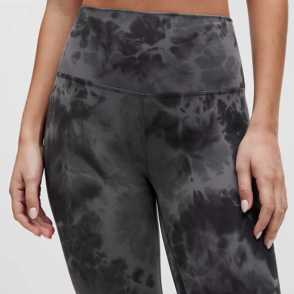 Lululemon Athletica Dark Blue Patterned Leggings - Picture 5 of 8